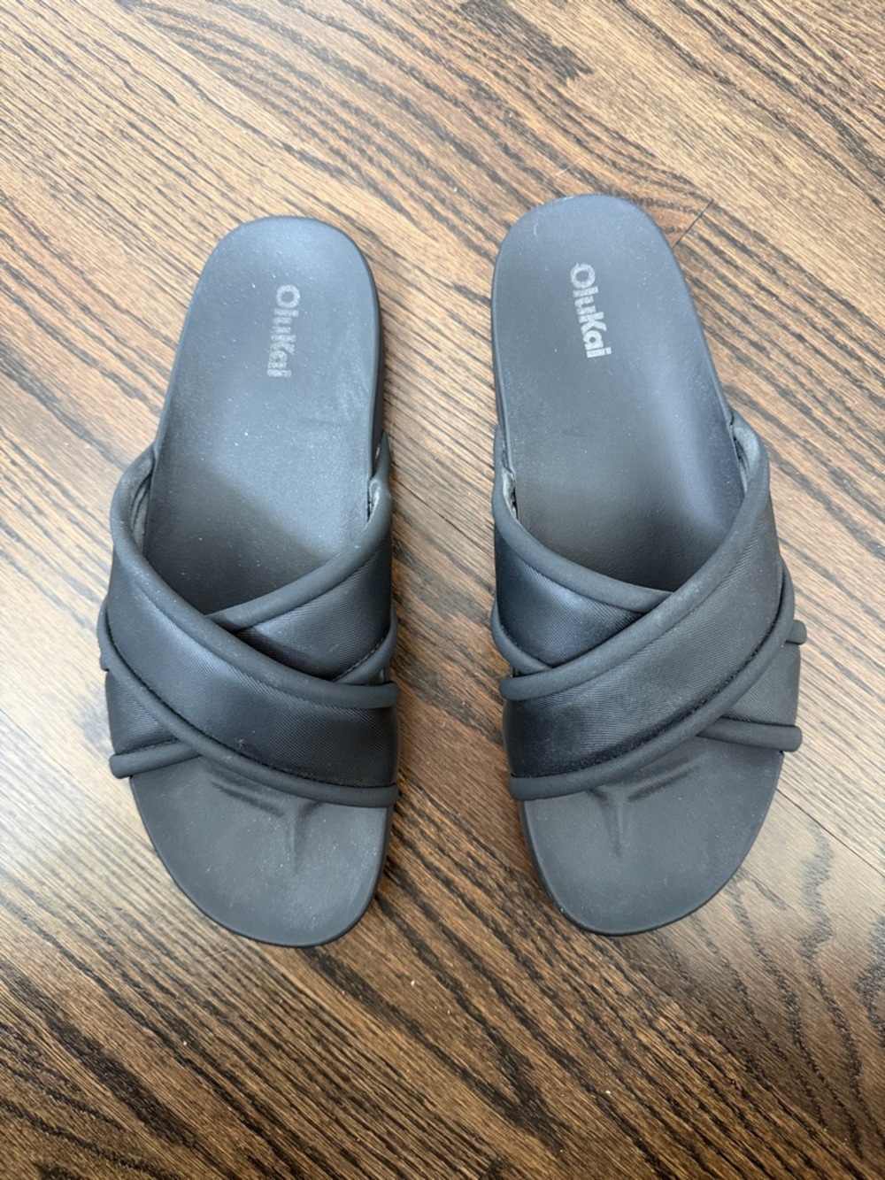 OluKai Women's Black Crisscross Slide Sandals